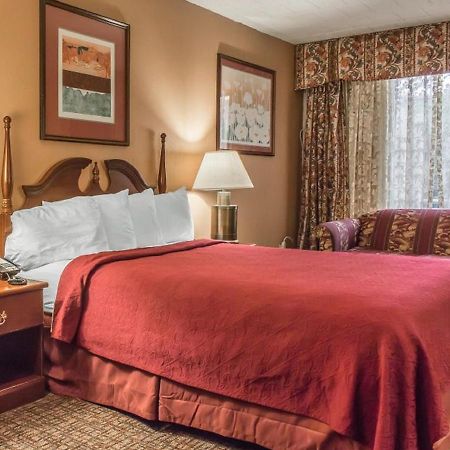 Fairbridge Inn & Suites Poconos Stroudsburg Exterior foto